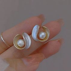 Freshwater Pearl Stud White Pearl 14K Gold U Shape Earrings with Silver Pin Pearl Bracelet Gold, Mother Of Pearl Jewelry, Silver Pin, Real Pearls, Pearl Types, Pearl Shell, Pearl Stud Earrings, Pearl Color, Contemporary Jewelry