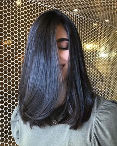 Medium Haircuts No Layers, Round Face Haircuts Medium, Indian Hair Cuts, Sleek Short Hair, Haircuts For Medium Length Hair, Layered Haircuts For Medium Hair, Straight Hair Cuts, Quick Makeup, Haircuts For Medium Hair