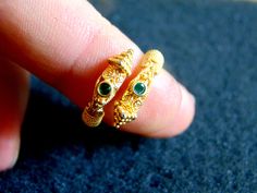 Beautiful Byzantine Style Ring. It is made completely out of 18k Gold (aka Gold 750 each piece is stamped), and two stunning Emeralds in its center... Gold Pinky Rings Women, Ancient Greek Ring, Ancient Rings, Byzantine Ring, Silver Pinky Ring, Byzantine Gold, Byzantine Rings, Rings Emerald, Emerald Jewellery