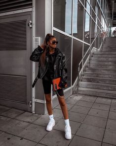 Cycling Shorts Outfit, Alledaagse Outfit, Bekväma Outfits, Vestiti Edgy, Stylish Fall Outfits, Stil Inspiration, Looks Black, Mode Inspo