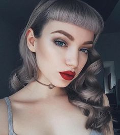 Miss Bo, 50s Hairstyles, 1940s Hairstyles, Pin Up Hair, Pin Curls, Short Hair Tutorial, How To Style Bangs, Retro Hairstyles, Grey Hair