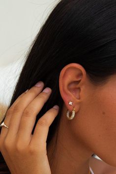 Decorate your lobes with our Capri Crystal Flower studs. Taking inspiration from Italy's version of glam meets the beach, these earrings will add a touch of luxury to your ears. Materials: 925 Sterling Silver plated with 18k gold with Cubic Zircon Weight: 0.5g CZ Size: 2.5mm, 3mm or 4mm 1.0mm - 18 gauge Butterfly Back Quality Assurance:Tarnish FreeHypoallergenic (nickle-free, lead-free) Skin-friendly Perfect for: Lobe piercings Two Piercings Ear Ideas, Ear Piercings 2, Second Ear Piercing Ideas, Seconds Piercing, Piercing Stack, 2 Ear Piercings, Double Lobe Piercing, Second Ear Piercing, Ear Peircings