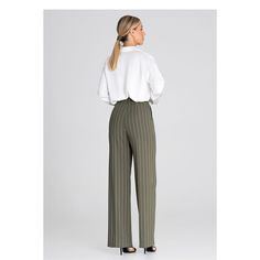 We present pants that combine comfort and elegance. They are long and wide, which provides freedom of movement and comfortable wearing. The button closure is practical and stylish, and the edge adds elegance to the pants. In addition, the pants are higher in the waist, which gives them a modern touch. They are an excellent choice for many occasions, from formal meetings to more casual situations. These pants will highlight your individual style and make you feel both comfortable and fashionable. Relaxed Fit High-waisted Wide Leg Pants For Business Casual, High-waisted Wide Leg Pants For Business Casual, Relaxed Fit Wide-leg Business Casual Pants, Versatile Wide-leg Dress Pants With Relaxed Fit, Versatile Wide Leg Spring Dress Pants, Versatile Wide-leg Spring Dress Pants, Spring Wide Leg Versatile Dress Pants, Spring Wide Leg Dress Pants, Casual Wide-leg Dress Pants With Button Closure