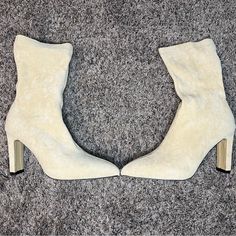 Shein Women’s Nude Suede Ankle Booties 8.5 Nwt In Box 4 Inch Heels. Item #7 Cream High Heel Boots For Winter, Trendy Cream High Heel Booties, Cream High Ankle Heels For Winter, Winter Beige Pointed Toe Booties, Cream Block Heel Winter Heels, Cream Block Heel Shoes For Winter, Cream High Heeled Boots Medium Width, Winter Cream Block Heel Heels, Winter Cream Block Heel Shoes