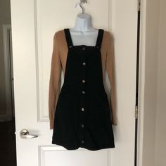 New With Tags - Women's Black Overall Button Up Dress Size Xs. Super Cute For Fall! Check Out My Closet For More Deals :) Black Overall Dress, Dress Overalls, Fix Clothing, Teen Clothes, Clothes Shopping, Button Up Dress, Shopping Spree, Overall Dress, Clothing Ideas