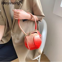 Shipping: Worldwide Express Shipping AvailableDelivery time: 🚚7-15Days Fast ShippingReturns: Fast refund,💯100% Money Back Guarantee.Brand Name: Jin MantangHandbags Type: Shoulder BagsTypes of bags: Top-Handle BagsMain Material: PULining Material: PolyesterShape: BowlingPlace Of Origin: HE BEI ProvinceOrigin: Mainland ChinaHardness: SOFTPattern Type: AlligatorInterior: Cell Phone PocketDecoration: NONEExterior: NONEOccasion: VersatileClosure Type: HaspGender: WOMENStyle: FashionModel Number: 05 Leather Hand Bags For Women, Hand Bags For Women, Grey Shoulder Bag, Yellow Handbag, Bowling Bag, Handbags Casual, Bowling Bags, Red Handbag, White Handbag