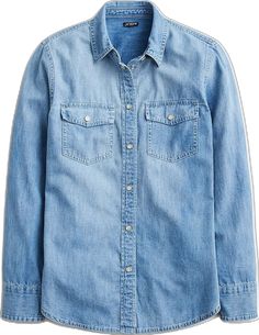 Classic Medium Wash Chambray Denim Top, Washed Denim Top For Work, Chambray Denim Top For Fall, Relaxed Fit Light Wash Denim Top, Chambray Denim Top For Workwear, Light Wash Tops With Pockets, Washed Blue Fall Shirt, Western Style Denim Tops, Fitted Light Wash Chambray Shirt