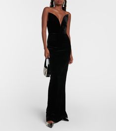 Strapless velvet gown in black - Roland Mouret | Mytheresa Glamorous Velvet Strapless Dress, Glamorous Strapless Velvet Dress, Glamorous Velvet Gown For Gala, Luxury Velvet Prom Evening Dress, Elegant Velvet Dress With Boned Bodice, Luxury Velvet Party Gown, Luxury Velvet Gown For Party, Evening Velvet Dress With Sweetheart Neckline, Glamorous Velvet Evening Maxi Dress