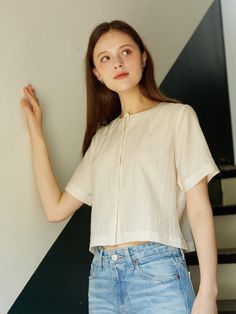 This is a trendy and feminine top by LAMARO that is made out of high quality and sturdy material. With distinctive mood of the design and comfortable wear, you can style it for your casual daily outfit.- Light fabric with high air permeability- Clean look with hidden buttons- Casual and feminine mood Modern Cropped Top For Everyday Wear, Versatile Cropped Linen Tops, Effortless Beige Top For Spring, Casual Cropped Linen Top, Everyday Cropped Linen Top, Versatile White Tops For Casual Gatherings, Fitted Linen Top For Casual Gatherings, Effortless Tops For Daywear, Casual Cropped Tops For Daywear