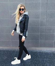 White Sneakers Outfit, Dressy Casual Outfits, Chill Outfits, Urban Street Style, Looks Chic, Dressy Outfits, Inspired Outfits, Casual Winter Outfits