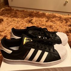 Unisex Sneakers Great Condition True To Aize Men 8 Adidas Superstar Black And White, Adidas Superstar Black, Black White Sneakers, Black And White Sneakers, Adidas White, Shoes Adidas, White Adidas, White Sneakers, Mens Shoes Sneakers