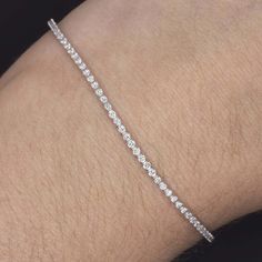 1 CARAT VERY GOOD CUT DIAMOND TENNIS BRACELET 14K WHITE GOLD ROUND BRILLIANT Diamond Tennis Bracelet, Tennis Bracelet Diamond, Tennis Bracelet, 1 Carat, Gold Style, Luxury Jewelry, Round Brilliant, Bright White, Jewelry Inspiration