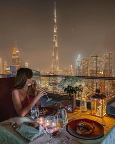 #dubai #business #visionboard #cityscape #citylife #money #luxurylifestyle #aesthetic Dubai Vacation, Dubai Aesthetic, Dream Vision Board, Life Vision Board, Rich Girl Aesthetic, Rich Girl Lifestyle, Dubai Life, Luxury Lifestyle Dreams, Dubai Travel