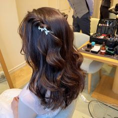 Classy Mid Length Hair, Prom Hairstyle Ideas For Medium Hair, Prom Hairstyles Asian, Goddess Hairstyle, Short Hair Korea, Wedding Hairstyles For Girls, Haircuts For Medium Length Hair, Short Hair Lengths, Prom Hair Down