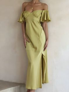 Elegant Ruffle Sleeve Split Long Dress All Green Outfit, Bridesmaid Ideas, Split Long Dress, Color Crush, Green Outfit, Wedding Attire, Style Elegant, Wedding Guest Outfit, Long Skirt