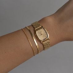 Seiko Vintage, Vintage Gold Watch, Pretty Watches, Preppy Jewelry, Vintage Watches Women, Gold Watches Women, Minimalist Accessories, Wrist Jewelry