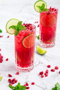 This easy sparkling pomegranate mocktail recipe with mint and lime can be made at home for 1 or a crowd. It's a perfect virgin drink for pregnancy, kids or your sober lifestyle. Pomegranate Mocktail Recipes, Pomegranate Mojito, Pomegranate Drinks, Holiday Mocktail, Easy Mocktails, Alcohol Free Cocktails, Virgin Drinks, Easy Mocktail Recipes, Mojito Mocktail