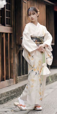 琴線 on Tumblr Yukata Women, Pretty Kimonos, Japanese Traditional Clothes, Kimono Japan, Traditional Japanese Kimono, Kimono Outfit, Kimono Design