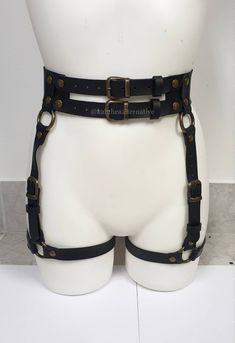 Genuine black leather. Waist belt is 50mm wide with front 20mm buckles The rest of the straps are 19mm wide with buckles. Comfortable and easy to wear. Please contact me with the measurements marked in the photo. Leg Straps Belts, Leg Harness Outfit, Leg Choker, Harness Aesthetic, Goth Harness, Black Over Knee Boots, Waist Harness, Leather Harness Women, Harness Outfit