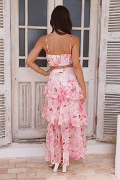 Homecoming Romper, Twirl Girl, Coral Mini Dress, Crop Top Pink, Beach Pic, Party Rompers, Maxi Rok, Long Bodycon Dress, Halter Maxi Dresses