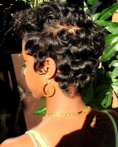 She is a master of her craft, and dedicates her life to perfecting it... Black Curly Short Hair, Natural Hair Short Cuts, Curly Pixie