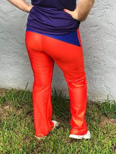 Nash Yogas are the perfect comfy bottom to go with your athleisure tops! Fitted at the waist/hips/legs, it has a gentle flair out from the knee for just the right amount of sass without being constrictive. All versions have a colorblocked yoke, and you can add a contrasting colorblock panel, with or without pocket, to the sides. Fabric and Notions Recommended Fabrics:*Stretch knits with 50% stretch with 4 way stretch Athleisure Tops, Athleisure, Yoga Pants, The Knee, Bermuda Shorts, Color Blocking, Yoga, Pants, Fabric