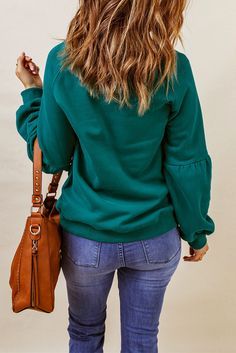 Green Raglan Patchwork Sleeve Pullover Sweatshirt Casual Stretch Long Sleeve Top For Work, Green Layering Tops For Winter, Green Winter Layering Tops, Green Casual Long Sleeve Top For Layering, Casual Green Long Sleeve Top For Layering, Long Sleeve Tops With Ribbed Cuffs For Casual Gatherings, Green Long Sleeve Sweatshirt For Layering, Winter Solid Color Relaxed Fit Tops, Casual Raglan Sleeve Winter Sweatshirt