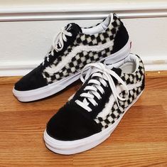 Like New! Hard To Find Size 12 Mens Shoes Vans, Vans Black, Mens Vans, Vans Old Skool, Old Skool, Vans Shoes, Hard To Find, Athletic Shoes, Men's Shoes