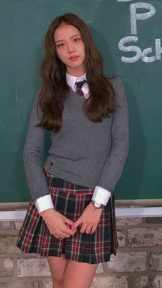 Shameless Dr, Preppy Chic Outfits, School Skirt, Downtown Outfits, Preppy Chic, School Dresses, Outline Art