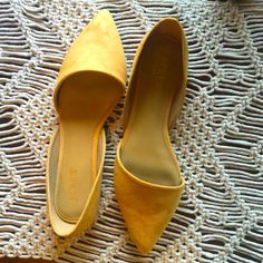 Brand New In Box Never Worn. Beautiful Mustard Yellow Color Although Official Color Is “Bronzed Ochre” What Does That Even Mean?! Anyways, These Babies Are Cute!! Size 7.5. Mustard Yellow Color, Flat Color, Mustard Yellow, Yellow Color, Loafer Flats, Mustard, J Crew, Loafers, Size 7