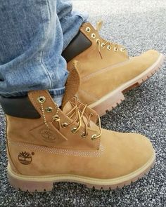 Timberland Outfits Women, Timberland Boots Style, Sneakers Wallpaper, Timberland Boots Outfit, Timberland Outfits, Pretty Shoes Sneakers, Hype Shoes, Swag Shoes, Dream Shoes