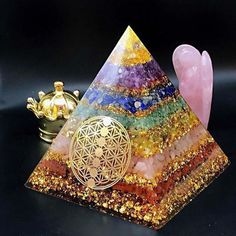 Energy Pyramid, Seven Chakra, Orgonite Pyramids, Vivid Dreams, Smart Jewelry, Orgone Energy, Lucky Stone, Crystal Pyramid, Les Chakras