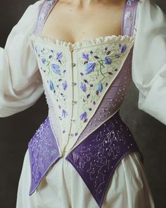 Barbie Rapunzel, White Corset, Fantasy Clothing, Character Outfits, Mode Inspiration, Historical Fashion