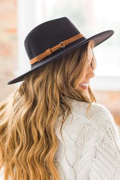 We love a good hat, and our new Tandee Wide Brim Panama Hat does not disappoint! Available in a variety of colors our hat has a wide brim and comfortable shape for the crown, making it a pretty good fit for everyone! It features a fun swede strap with a tassel and an easy buckle that you can slide on and off. Rock it w Hat Outfit Spring, Wide Brim Hat Outfit, Maine Fashion, Brim Hat Outfit, Popular Hats, Beauty Pics, Nashville Outfits, Single Woman, Trendy Hat