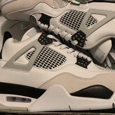 Air Jordan 4 Retro Size 10 $250 Sepatu Air Jordan, Stile Hijab, Trendy Shoes Sneakers, Nike Shoes Girls, Dr Shoes, Jordan Shoes Girls, Preppy Shoes, Pretty Shoes Sneakers, Jordan Shoes Retro