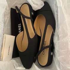 Brand New * Never Worn Chanel Slingback Shoes Black With Silver Rhinestone Cc Logo Black Chanel Box 2 Dust Bags Size: 40 1/2 .8 In Height (20 Mm) Chanel Slingback Shoes, Drinks Outfits, Chanel Heels, Chanel Slingback, Shoe Inspo, Aesthetic Shoes, Slingback Shoes, Pretty Shoes, Chanel Black