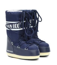 Blue Waterproof Sporty Boots, Blue Insulated Winter Boots, Sporty Waterproof Blue Boots, Fall Winter Shoes, Flip Flop Boots, Kids Snow Boots, Moon Boot, Funky Shoes, Moon Boots