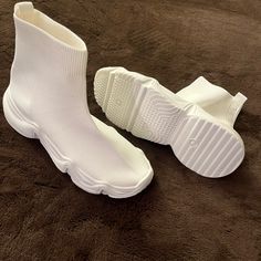 Women’s Slip-On Sock Sneakers. Size 40 (9) Brand New In Box Sock Sneakers, Box Color, Womens Shoes Sneakers, Shoes Sneakers, Color White, Slip On, Socks, Women Shoes, Brand New