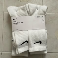 Nike Crew Sock 6pairs Of Socks Women 6-10 Men 6-8 Youth 5y-7y 100%New And Authentic Nike Socks Pack, Nike Socks And Crocs, White Nike Crew Socks, Long White Nike Socks, Nike Socks Long, White Nike Socks Aesthetic, Nike Pro Socks, Grey Nike Socks, Nike Socks Aesthetic Outfit