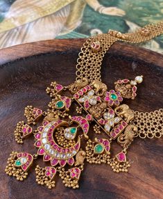 Antique Haram, Rajasthani Jewellery, Simple Bridal Jewelry, Royal Jewellery, Rajputi Jewellery, Wedding Jewelry Sets Bridal Jewellery, Kundan Jewellery Bridal, Neck Pieces Jewelry