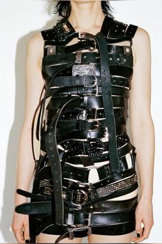 Dark Fashion Aesthetic, Punk Men, Girl Punk, Become A Fashion Designer, Belt Top, Atonement, La Fashion Week, Fashion Project, Sonia Rykiel