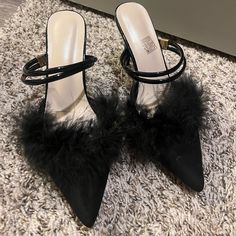 Size 7.5 Brand New Never Worn Chic Pointed Toe Heels With Feather Trim, Pointed Toe Heels With Feather Trim For Evening, Evening Heels With Feather Trim, Pointed Toe, Party Heels With Feather Trim And Pointed Toe, Chic Heels With Feather Trim And Round Toe, High Heel With Feather Trim For Night Out, High Heels With Feather Trim For Night Out, Feather Trim High Heels For Night Out, Elegant Pointed Toe Heels With Feather Trim