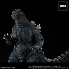 Sakai Yuji has skillfully recreated the intimidatingly cool Godzilla standing with its tail held high in the Suzuka Mountains as it stares down Mechagodzilla in the famous scene seen in Godzilla vs. Mechagodzilla Ⅱ (released in 1993). The distinctive features of Godzilla (1993), such as its long legs and dignified expression, are accurately sculpted, boasting a level of completion that seems to have come straight out of the movie. Sculpting Studio, Brave, Vinyl