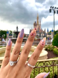 Cute And Simple Disney Nails, Disney Nails Acrylic Coffin Simple, Valentines Day Nails Disney, Disney Nails Almond Shape Short, Unique Disney Nail Designs, Disney Nails Oval, Disney World Nails Acrylic Almond, Birthday Nails Disney, Simple Nails Disney