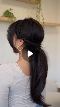 Maria Aiello on Instagram: "Easy Holiday Hair🎄🎁

#hairtutorial #hairhack #holidayhair #hairtrends #fyp" Maria Aiello, Holiday Hair, Holiday Hairstyles, Simple Holidays, Hair Hacks, Hair Trends, Hair Tutorial, Hair, Instagram