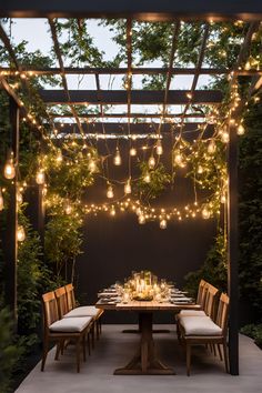 Backyard fairy lights hanging in trees, creating a magical, glowing atmosphere for outdoor gatherings. Fairy Patio Ideas, Fairy Lights Garden Outdoor, Backyard Fairy Lights, String Lights Patio, Creative Lighting Ideas, Evening Relaxation, Fairy Lights Garden, Indoor Courtyard