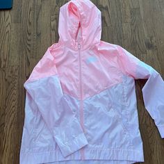 Nike Girls Pink Windrunner Jacket Size Xl + (Plus Size) New With Tags Tiny Room, Self Pictures, Windrunner Jacket, Nikes Girl, Nike Pink, Girls Jacket, Green Jacket, Kids Jacket, Pink Girl