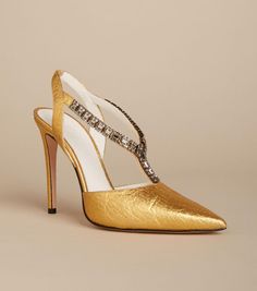 Celia: Gold – O2 Monde Gold Bridal Shoes, 2022 Shoes, Hunters Gold, Art Calligraphy, Metallic Leather, Shoes Shoes, Bridal Shoes, Beautiful Shoes, Islamic Art