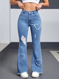 Azul lavado medio Casual Collar  Mezclilla Liso Pierna amplia Embellished Estiramiento medio Cute Pants Aesthetic, Womens Ripped Jeans, Moda Denim, Cute Nike Outfits, Denim Fashion Women, Jean Bleu, Mode Jeans, Cute Pants, Cute Jeans