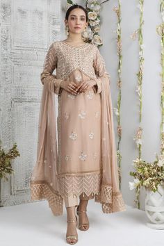 Desert Dawn Pakistani Formal Dresses Simple, Pakistani Formal Dresses, Designer Outfit, Eid Outfits, Organza Sleeves, Salwar Kamiz, Pakistan Fashion, Pure Chiffon, Pakistani Dress Design